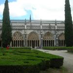 Rendilhados na rocha do claustro