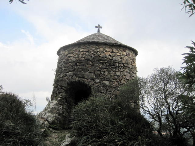 A isolada capela de Stº Antão