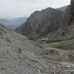 Refúgio Delgado Úbeda junto ao "Naranjo de Bulnes"