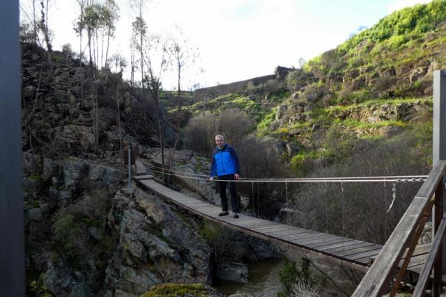 Ponte pedonal da ribeira de Belver