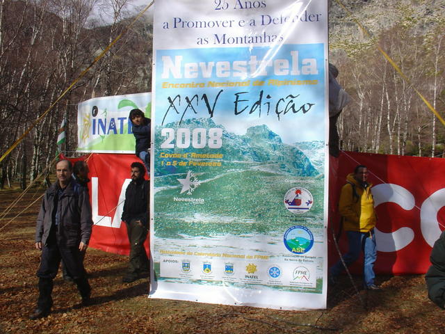 Visitando a tenda do fogo de campo