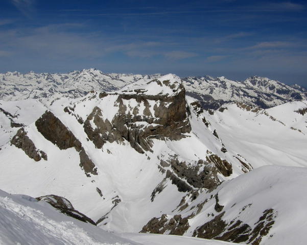 Panorama do cimo do Monte Perdido