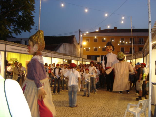 Gigantones! (para ver as outras etapas, clicar na barra superior verde em Outubro)