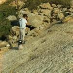 Rui Serrão, sócio 39, a filmar as pegadas do Cabo Espichel