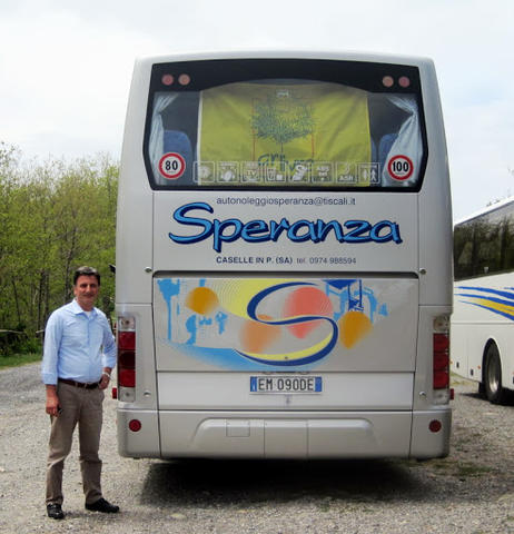 O nosso autocarro e o "autista" Josep Speranza
