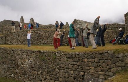 Alongamentos em Machu Picchu