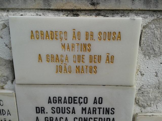07 Culto ao dr. Sousa Martins - lápides